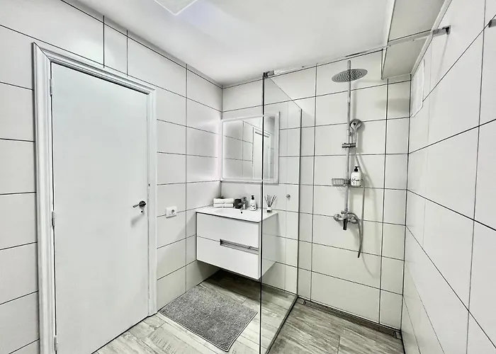 Paulmarie Ocean View Near Apartment